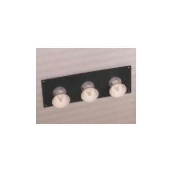 Placa con tres tetinas para nodriza amamantadora de cabritos y corderos 