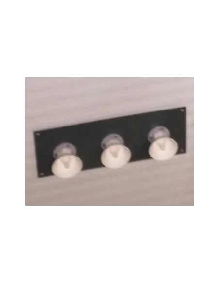 Placa con tres tetinas para nodriza amamantadora de cabritos y corderos 